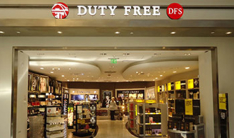 Duty free store in LAX airport Stock Photo - Alamy